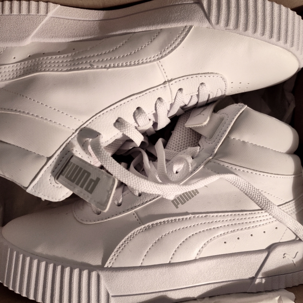 New women's Puma Carina 2.0 white